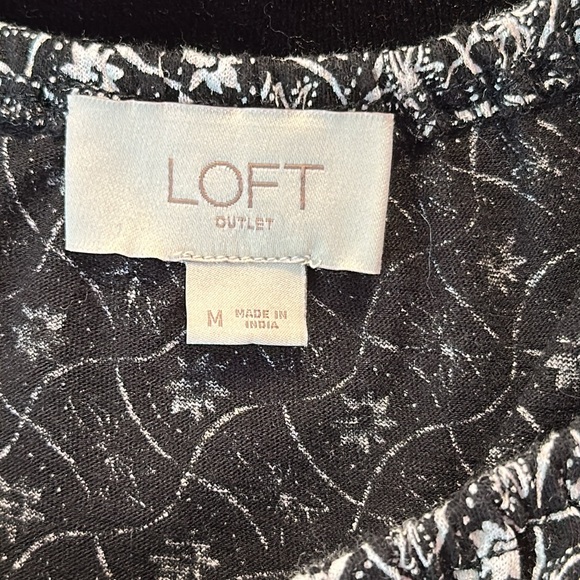 LOFT Black and White Patterned Short Sleeve Blouse size medium - Picture 5 of 6